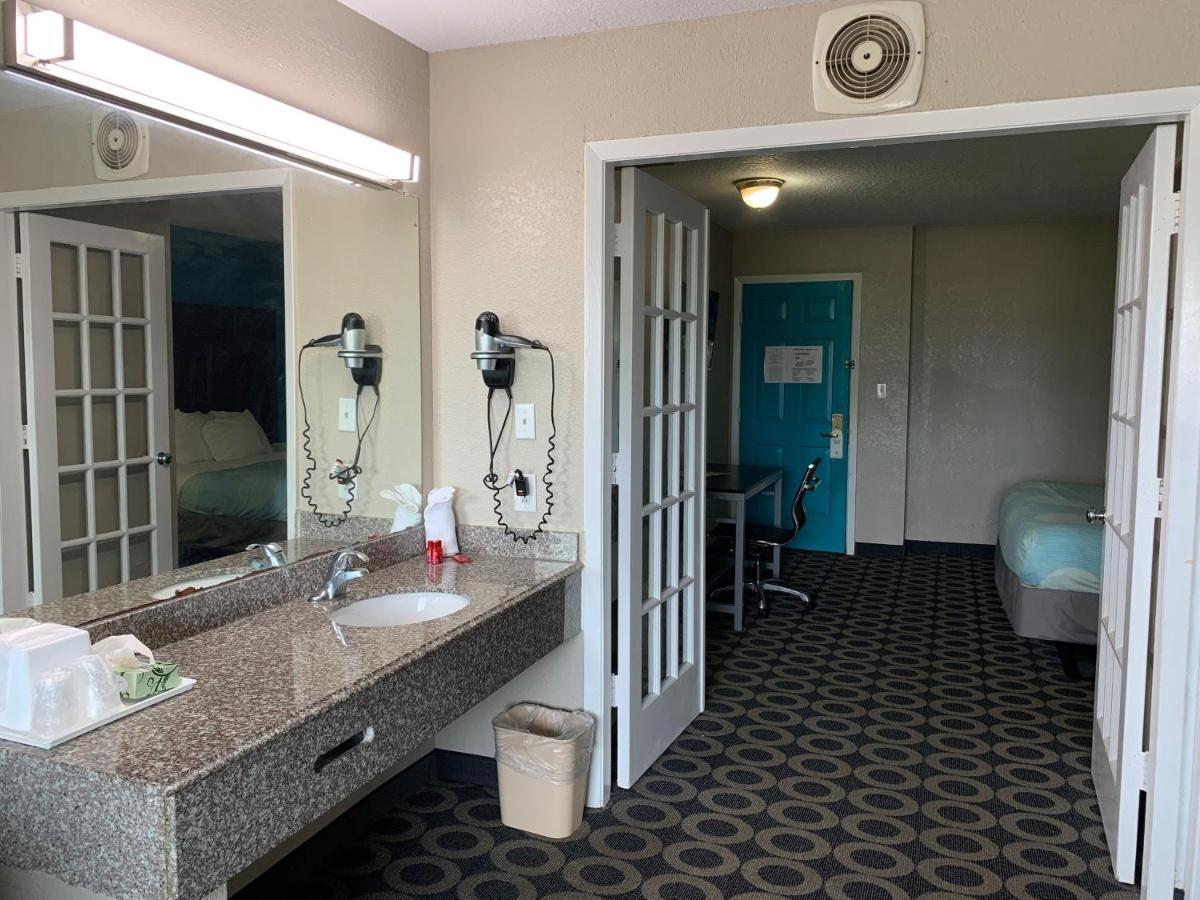 Hotel Travelodge By Wyndham Downtown Northeast 2*
