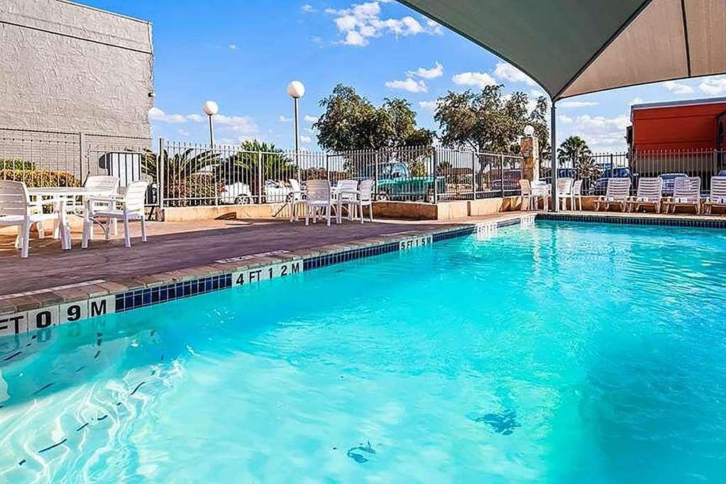 Travelodge By Wyndham Downtown Northeast