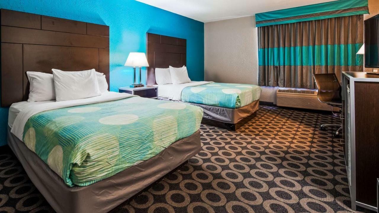 Hotel Travelodge By Wyndham Downtown Northeast 2*